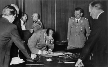 Ein Ergebnis deutscher „Volksgruppenpolitik“: Das Münchner Diktat 1938, mit dem die Zerschlagung der Tschechoslowakei eingeleitet wurde.