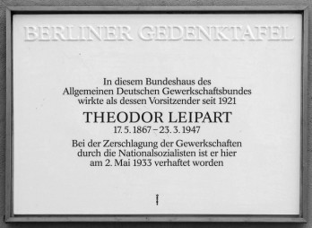„Wirtschaftsdemokratische“, klassenversöhnlerische Illusionen entwaffnen die Arbeiterklasse. Gedankt wurde das den SPD- und Gewerkschaftsführern nicht, ganz im Gegenteil ...
