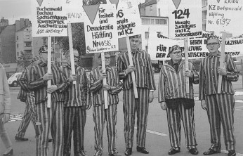 Sie wissen von was sie reden! Ehemalige KZ. Häftlinge protestieren am 11. Mai 1968 in Dortmund gegen die Notstandsgestze, weil sie darin die Gefahr eines Missbrauchs und einer Rückkehr zu einem autoritären, faschistischen Staat sahen.