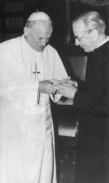 Papst Johannes Paul II. mit dem jetztigen Prälaten des antikommunistischen Ordens Opus Dei, Msgr. Alvaro del Portillo