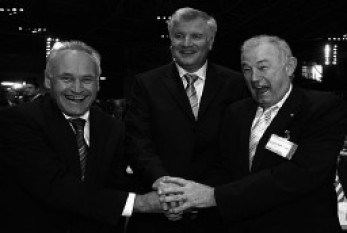 „Die HypoVereinsbank haben wir der UniCredito vermacht. Für die Bayerische Landesbank zahlt jetzt der Bundessteuerzahler. Und die HypoRealEstate hammer den Amis angedreht. Yes we can, amici!“ (Das bayerische Trio Infernale: Huber, Seehofer, Beckstein)