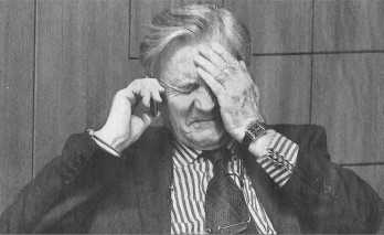 Trichet, der Chef der Europäischen Zentralbank: Ich will nicht auf deutsche Kommandos hören, aber ich muss! Muss ich?