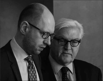 Steinmeier, als Außenminister Strippenzieher bundesdeutscher Kapitalinteressen, zusammen mit Arsenij Jazenuk, dem Agententätigkeit für die CIA nachgesagt wird und der mit Unterstützung von Faschisten in der Ukraine an die Macht gelangte