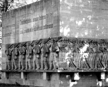 Das 76er Kriegerdenkmal am Stephansplatz in Hamburg.
