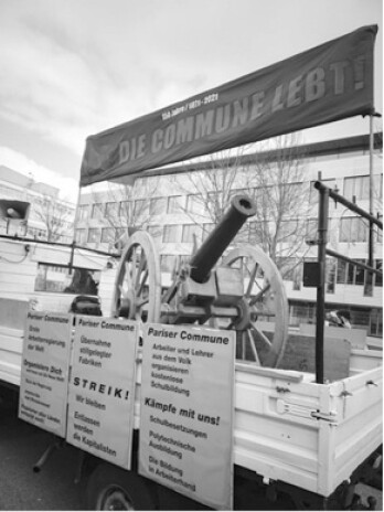 Teil der Aktion „Die Commune lebt“ von „Revolutionäre Front“, Arbeiterbund für den Wiederaufbau der KPD, FDJ und anderen. Weiteres zur Aktion, sowie ein Aktionstagebuch mit vielen Bildern unter www.arbeiterbund-fuer-den-wiederaufbau-der-kpd.de/.