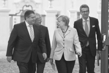 Gewerkschaften im Schlepptau der Herrschenden (v.l.n.r.): Wirtschaftsminister Sigmar Gabriel, dahinter der DGB-Vorsitzende Reiner Hoffmann, Kanzlerin Angela Merkel und BDI-Präsident Ulrich Grillo.