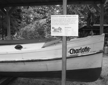 Das Boot „Charlotte“ hat seit Herbst 2016 wieder einen „sicheren Hafen“: Die antifaschistische Erholungs- und Begegnungsstätte Heideruh. Dort kann das 100 Jahre alte, in der DDR restaurierte Motorboot besichtigt werden. Mit diesem Boot verliessen Teilnehmer der „Ziegenhalser Tagung“ die Sportgaststätte Ziegenhals